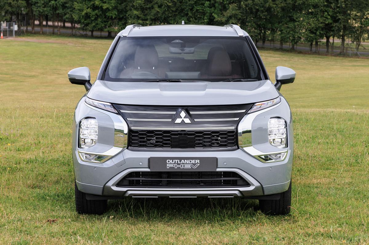 Mitsubishi Outlander PHEV static front