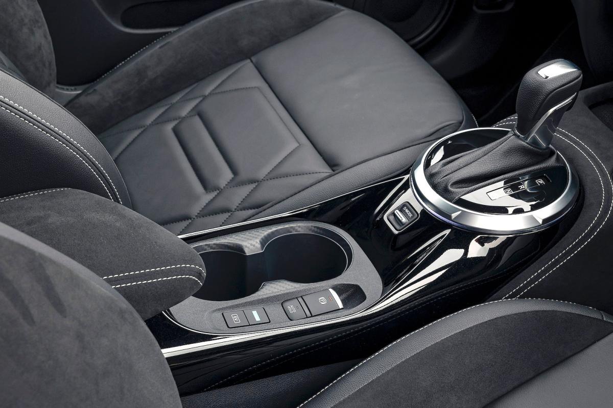 Nissan Juke gear selector