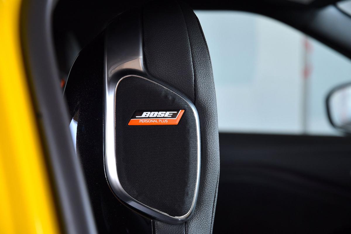 Nissan Juke headrest speaker