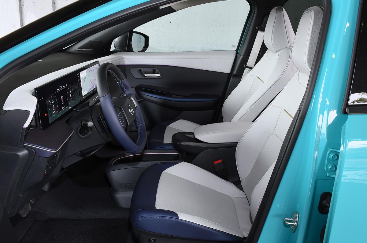 Nissan Leaf front seats