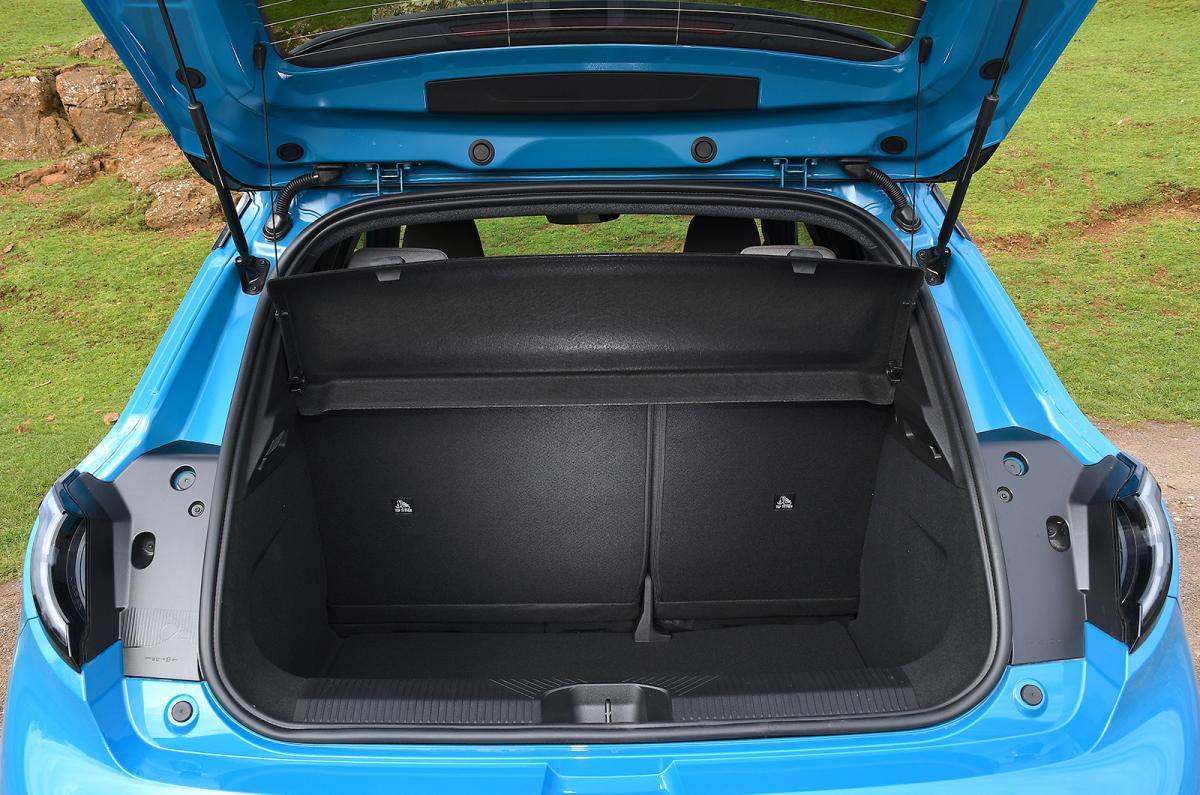 Nissan Micra boot