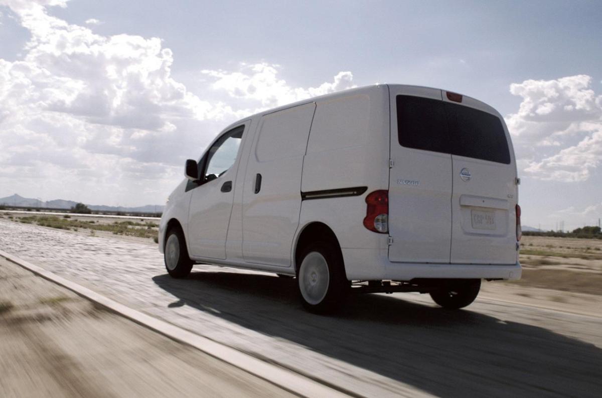 Nissan NV200 rear action