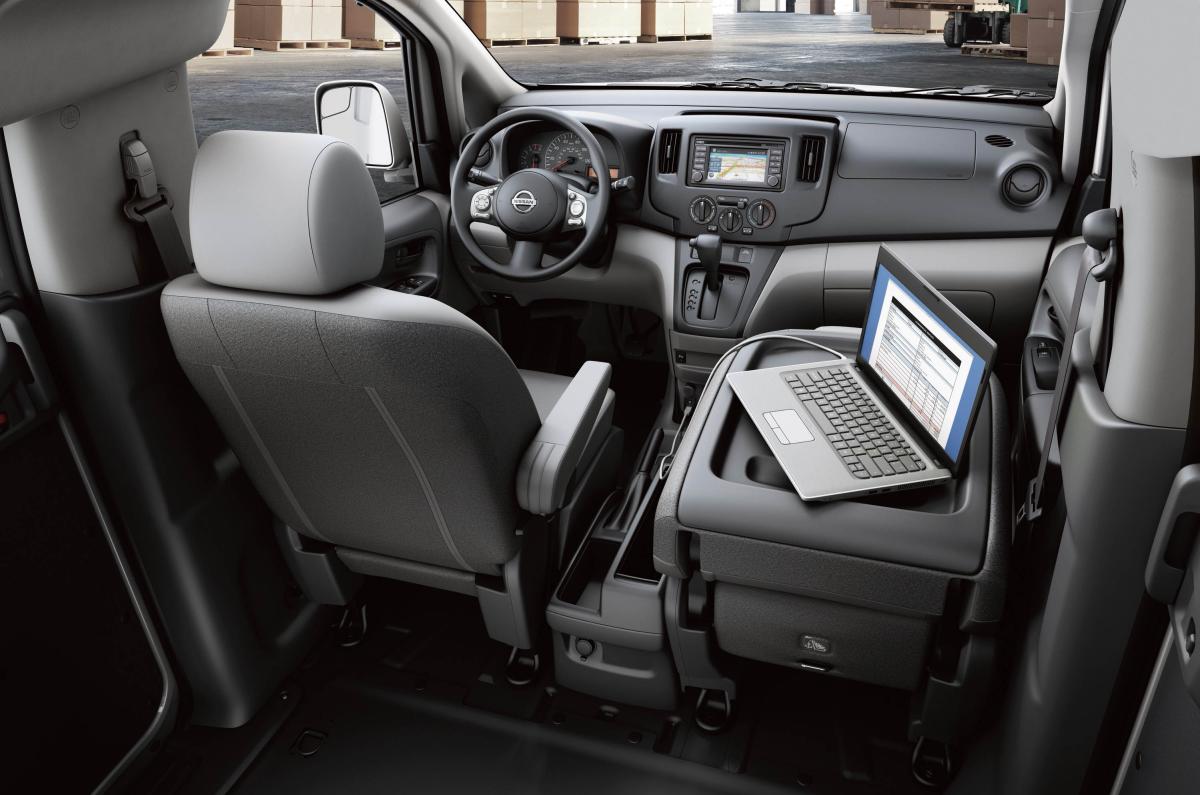 Nissan NV200 front seats and storage