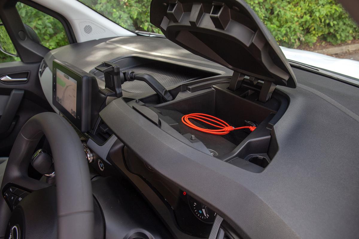 Nissan Townstar EV dashboard storage