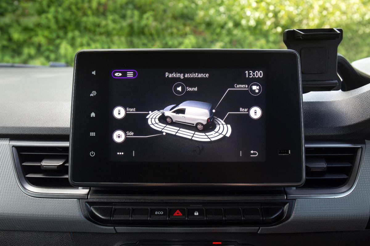 Nissan Townstar EV infotainment screen
