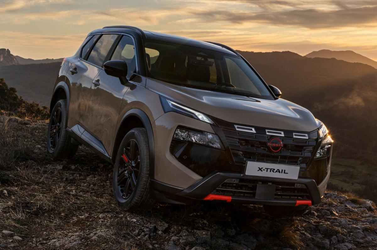 Nissan X-Trail static off-road