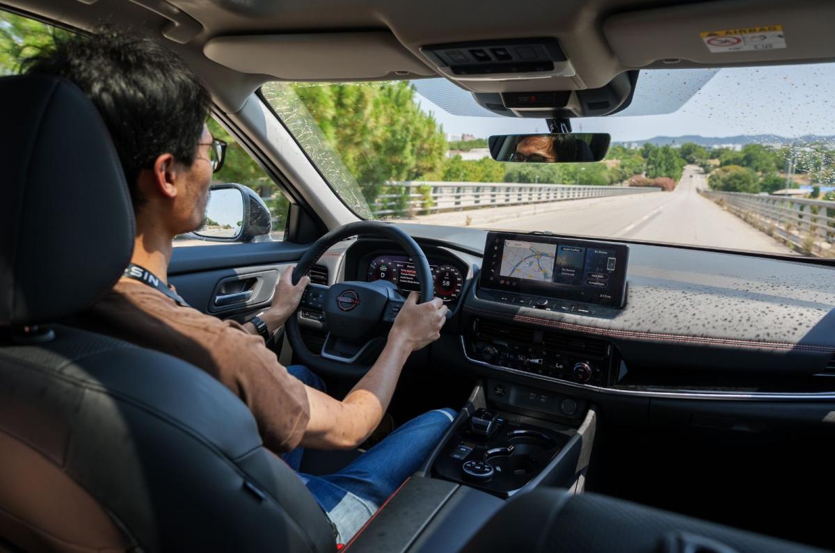 Nissan X-Trail Interior driving Lawrence Cheung