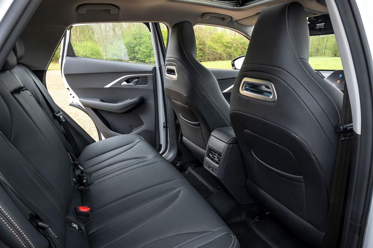 Omoda 5 back seats
