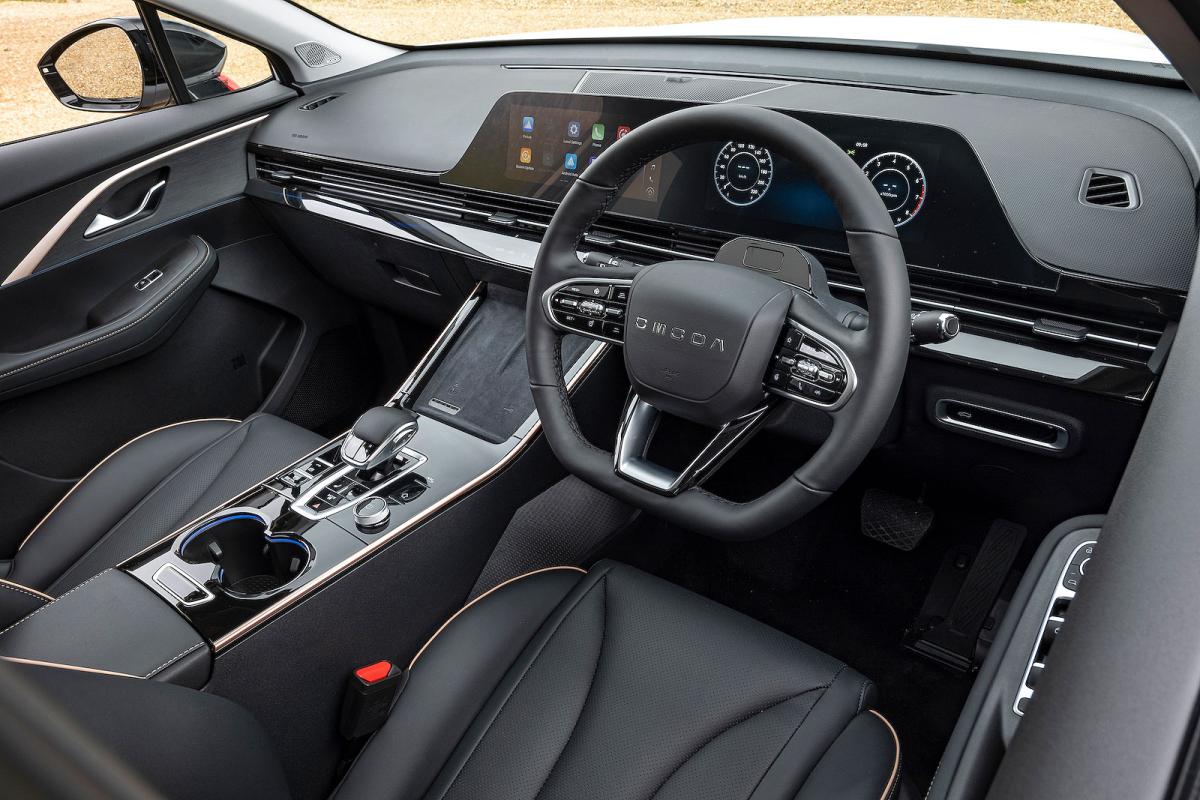 Omoda 5 front seats