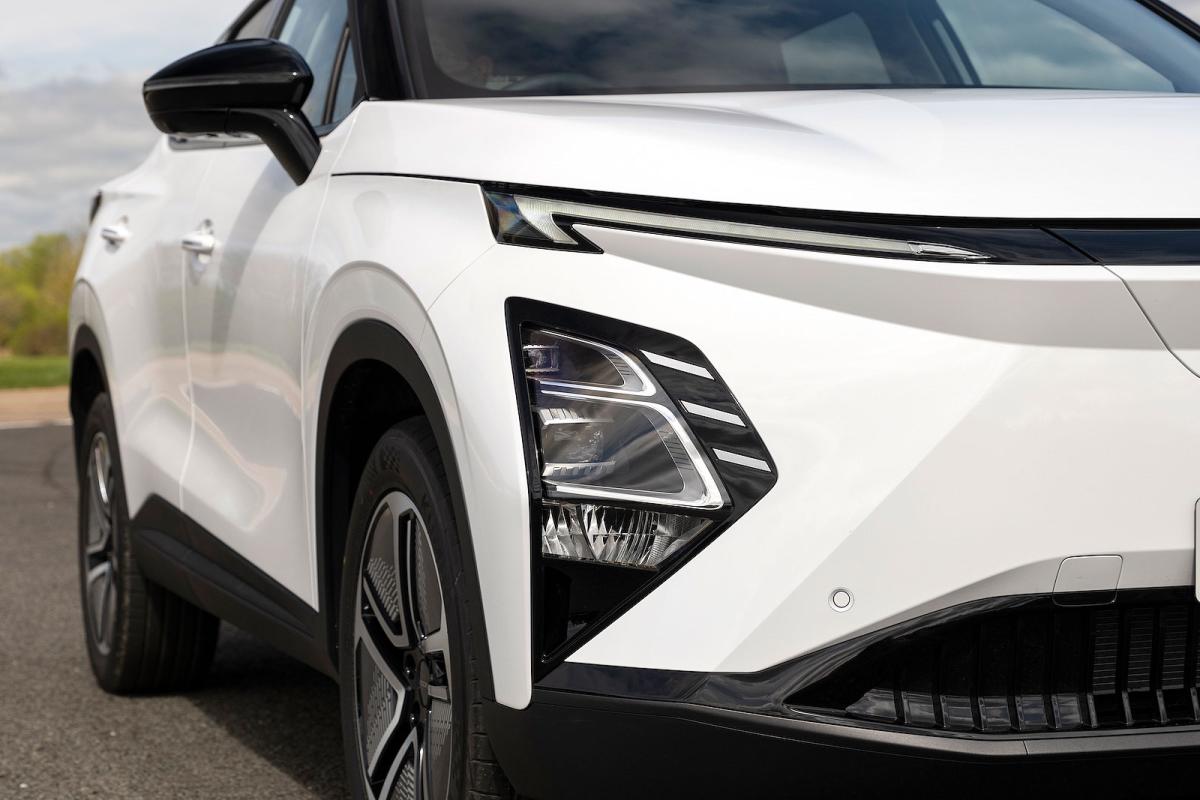 Omoda E5 headlights