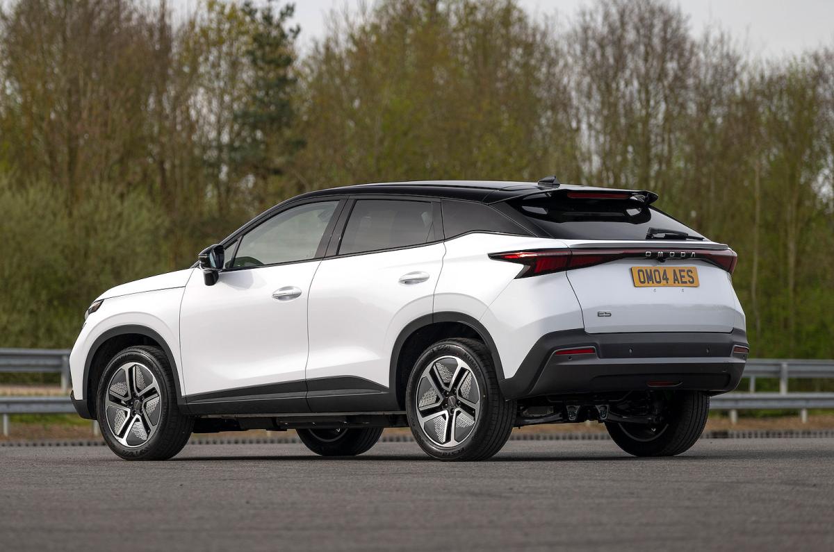 Omoda E5 rear left static