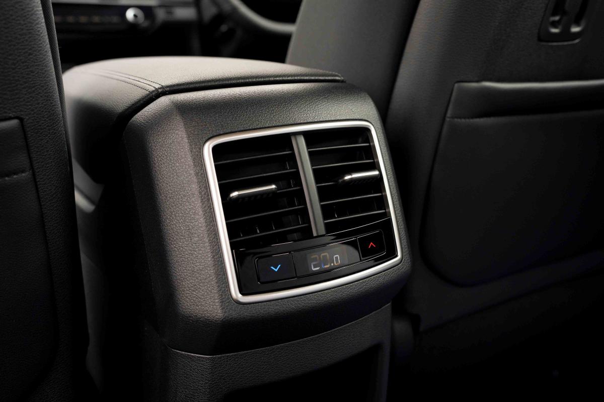 Kia Sportage interior details