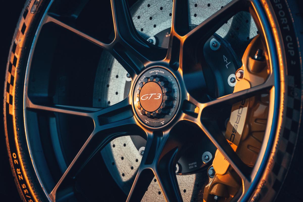 Porsche 911 GT3 2022 alloy wheel detail