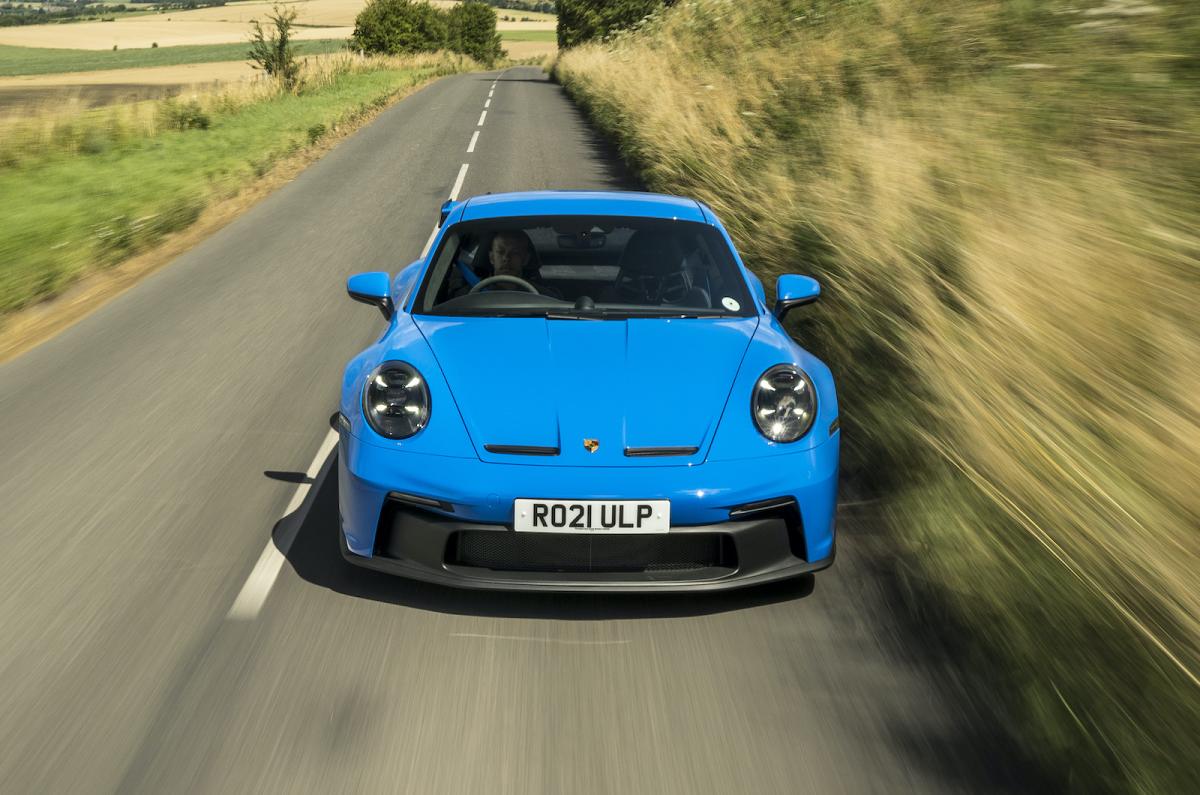 Porsche 911 GT3 2022 front tracking