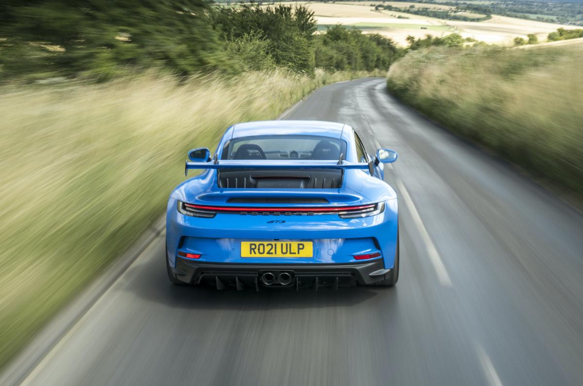 Porsche 911 GT3 2022 rear tracking