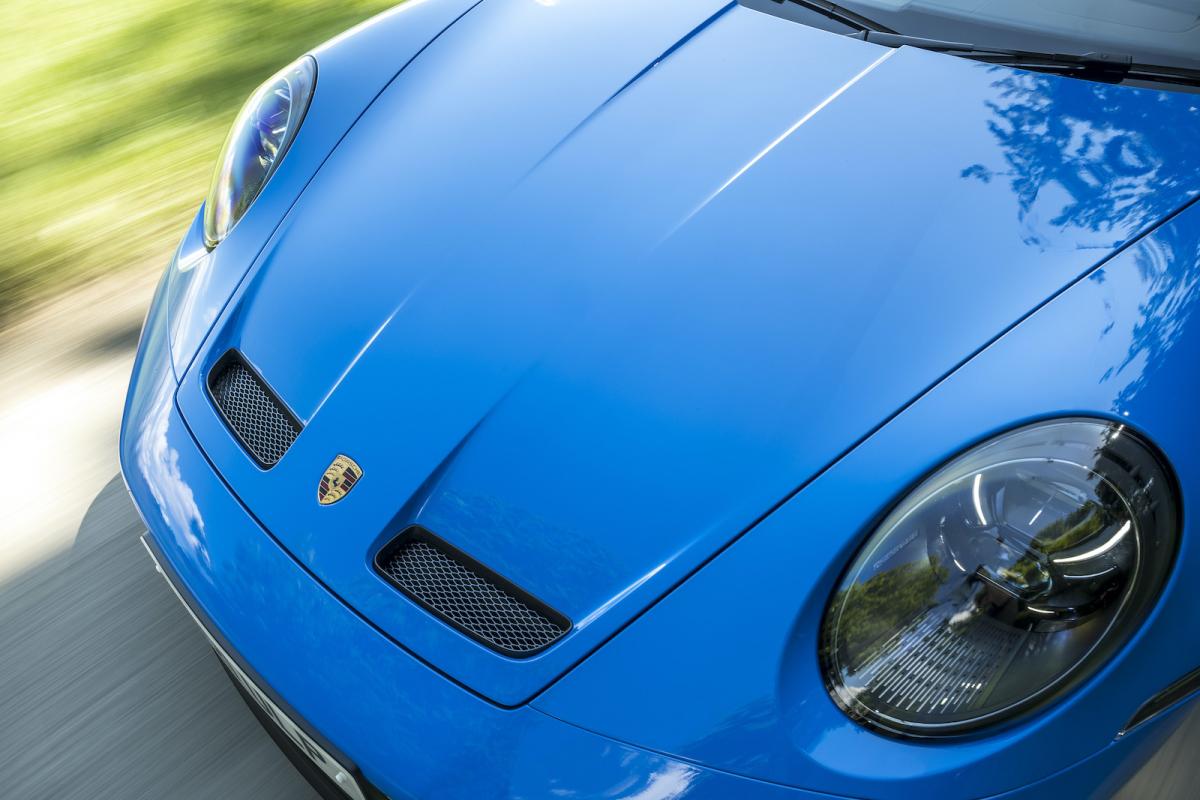 Porsche 911 GT3 2022 nose detail