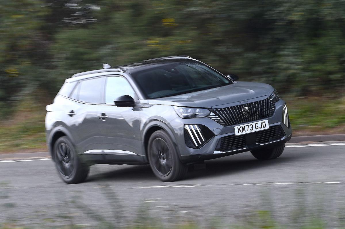 Peugeot 2008 front right driving