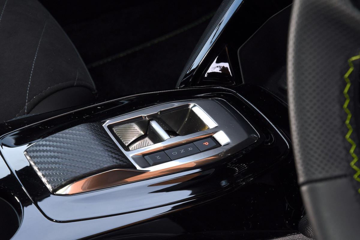 Peugeot 2008 gear selector