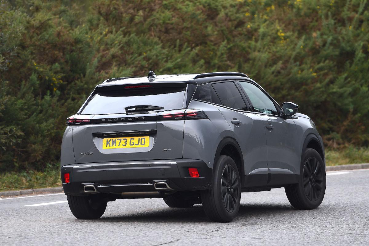 Peugeot 2008 rear cornering