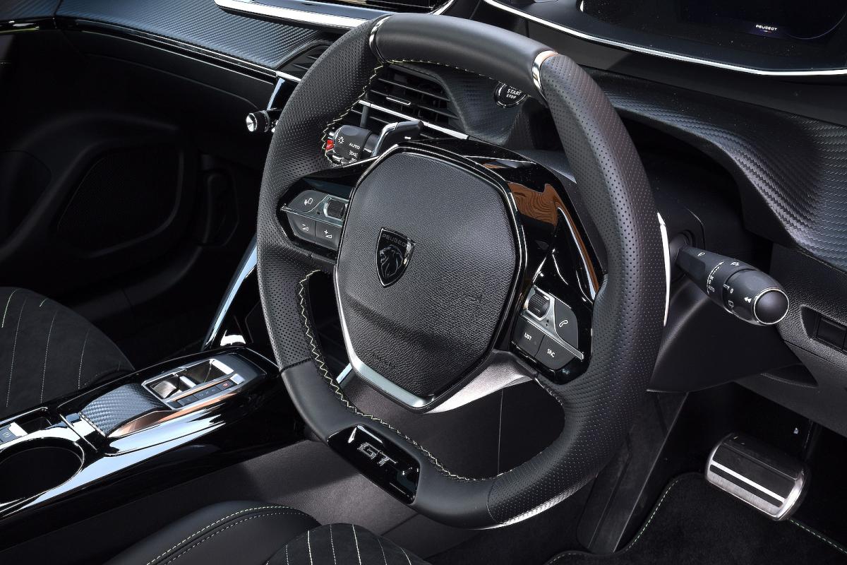 Peugeot 2008 steering wheel