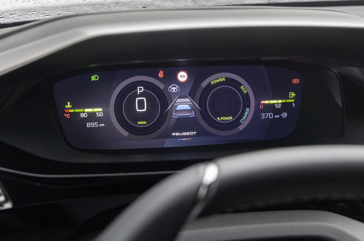 Peugeot e-308 driver's display