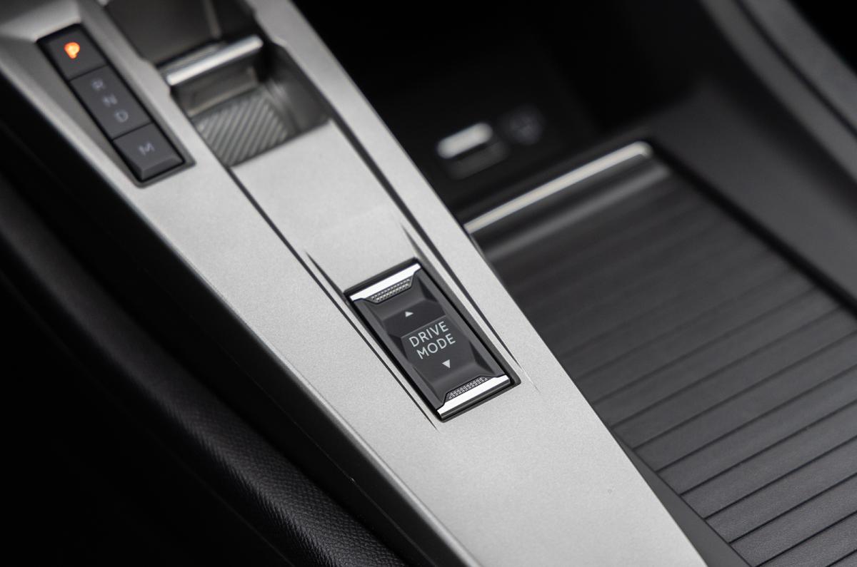 Peugeot e-308 interior detail