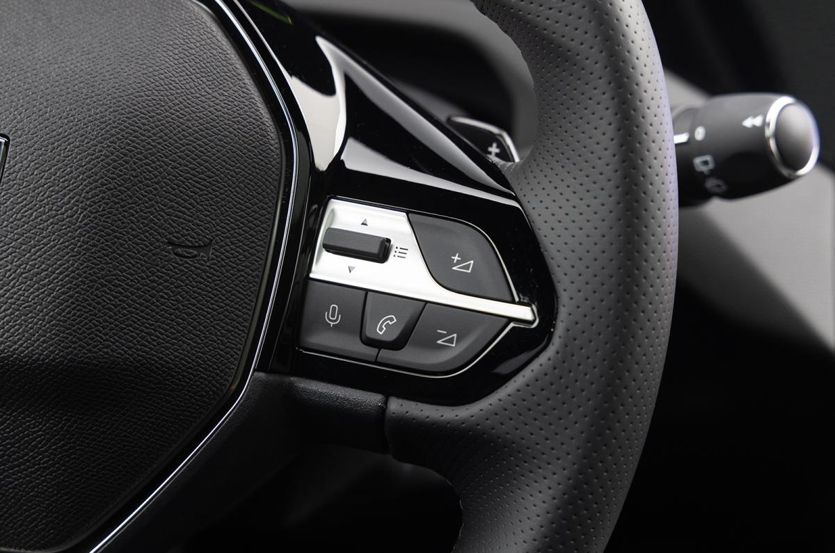 Peugeot e-308 steering wheel detail