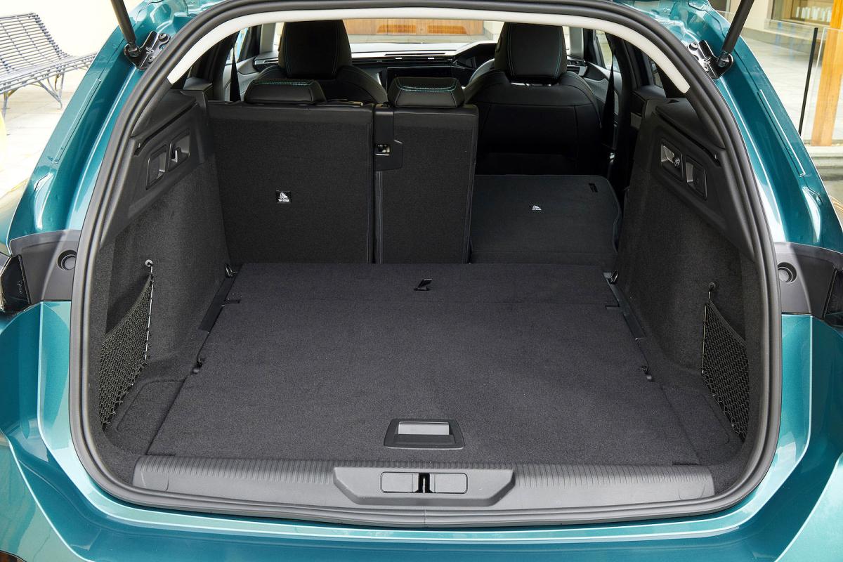 Peugeot 308 SW boot