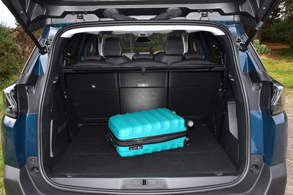 Blue Peugeot 5008 boot open