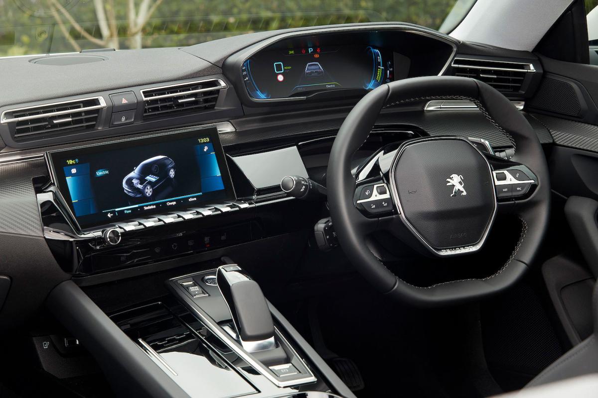 Peugeot 508 interior front seats