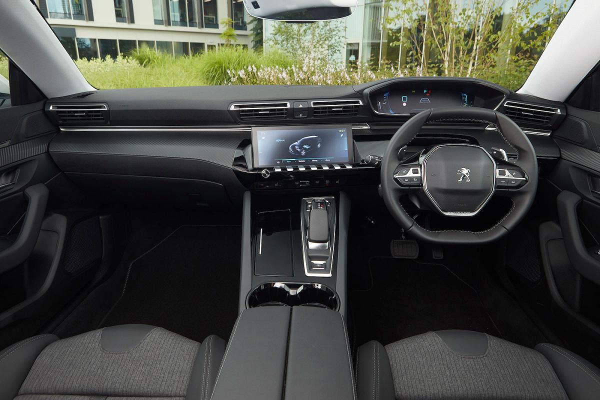 Peugeot 508 interior dashboard