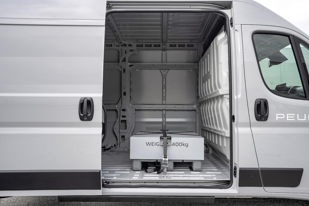 Peugeot Boxer side door