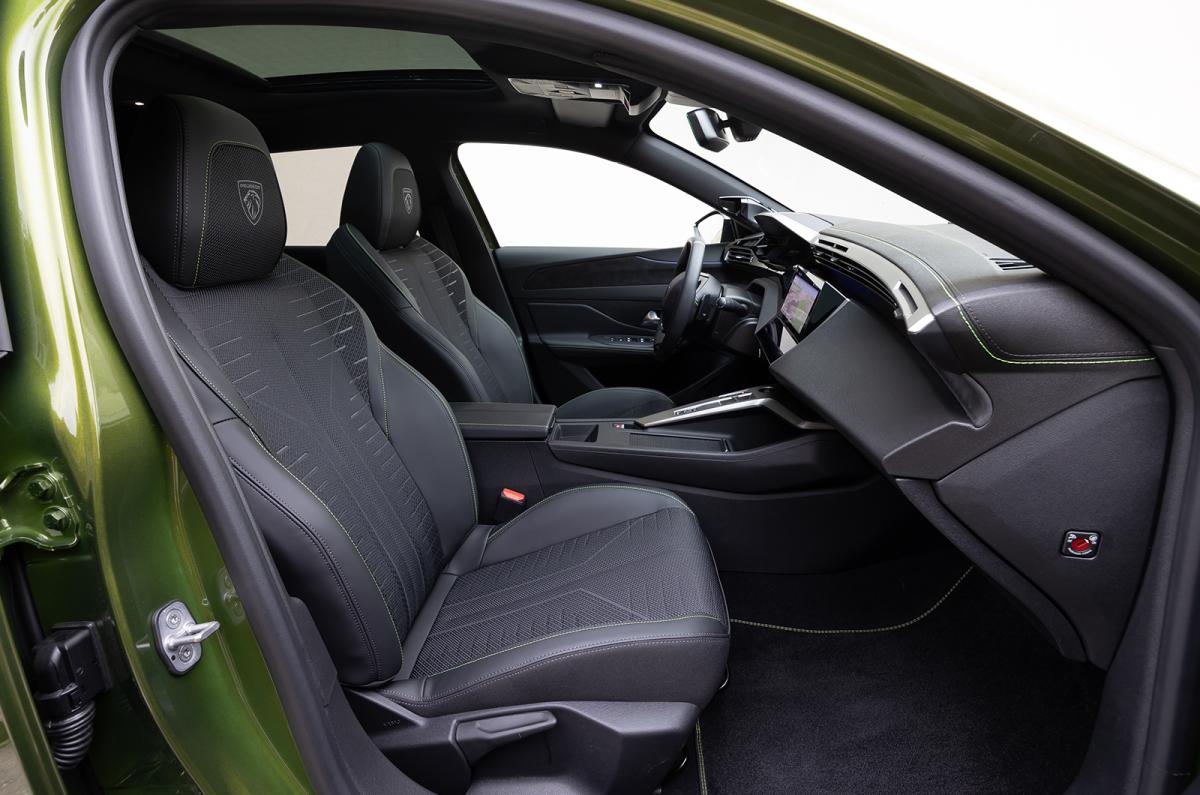 Peugeot e-408 front seats