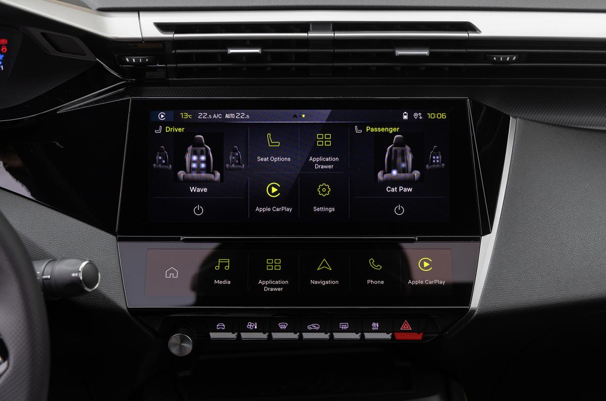 Peugeot e-408 touchscreen