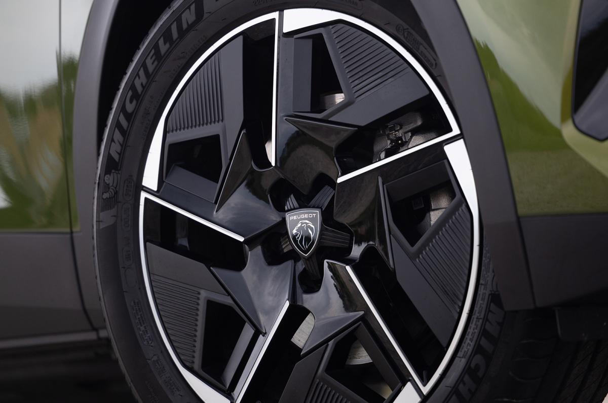 Peugeot e-408 wheel detail