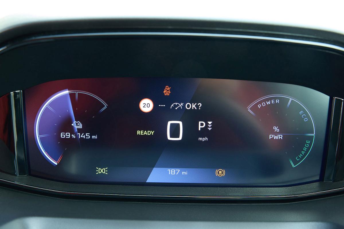 Peugeot e-Partner driver display