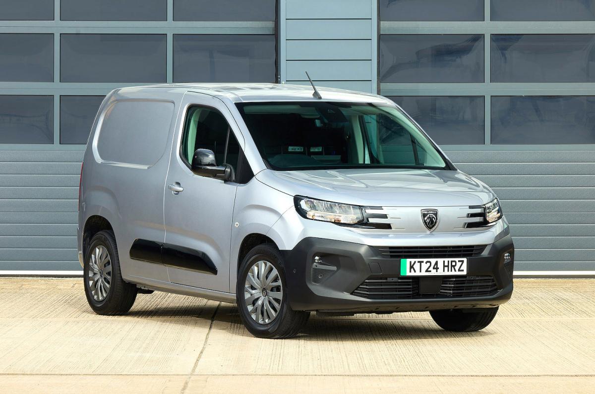 Peugeot e-Partner front right static