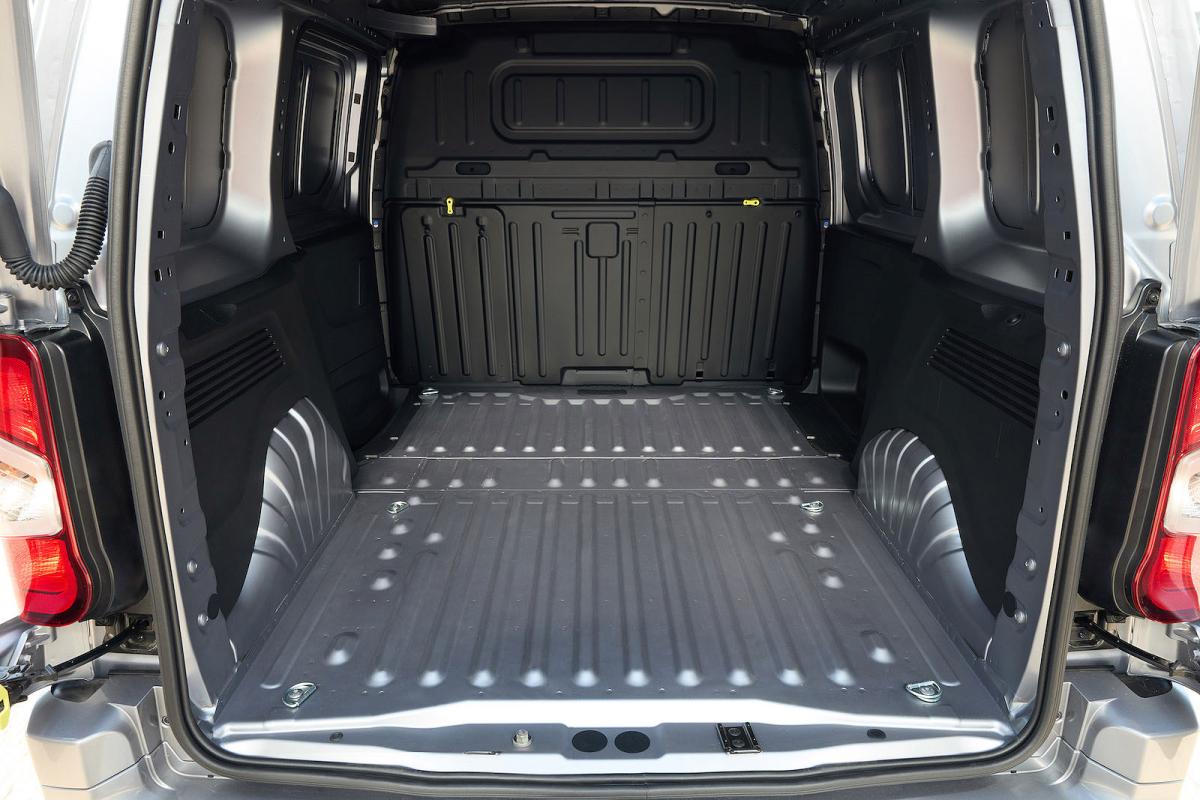 Peugeot e-Partner load bay