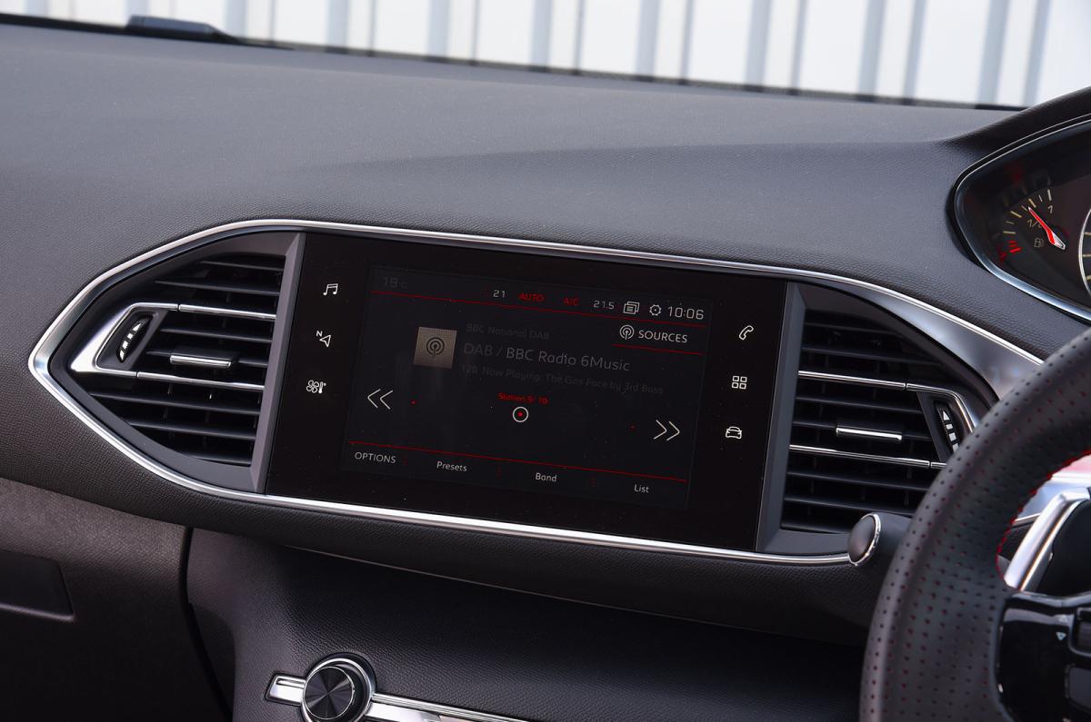 Peugeot 308 SW infotainment
