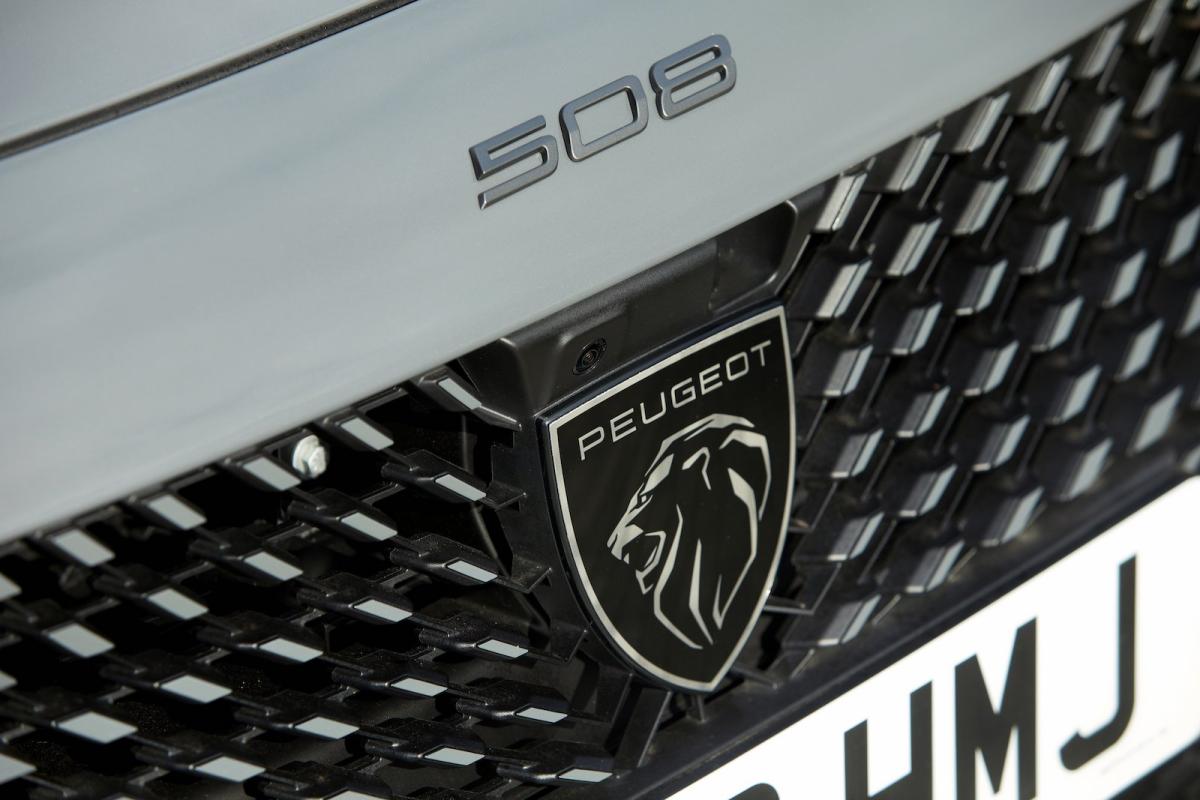 Peugeot 508 grille detail