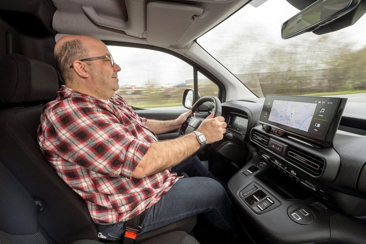 Phil Huff test driving Citroën ë-Berlingo Van