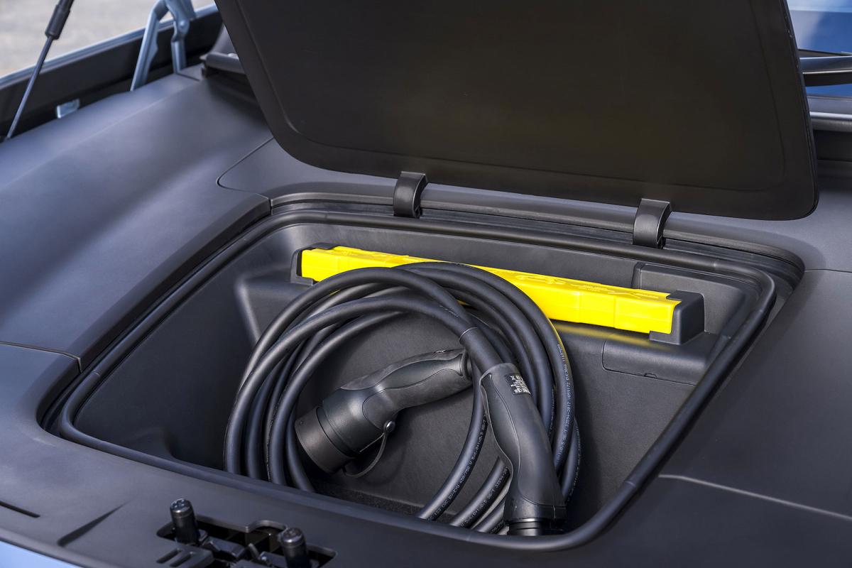 Polestar 4 front boot
