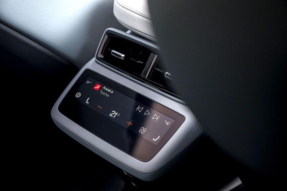 Polestar 4 rear interior controls