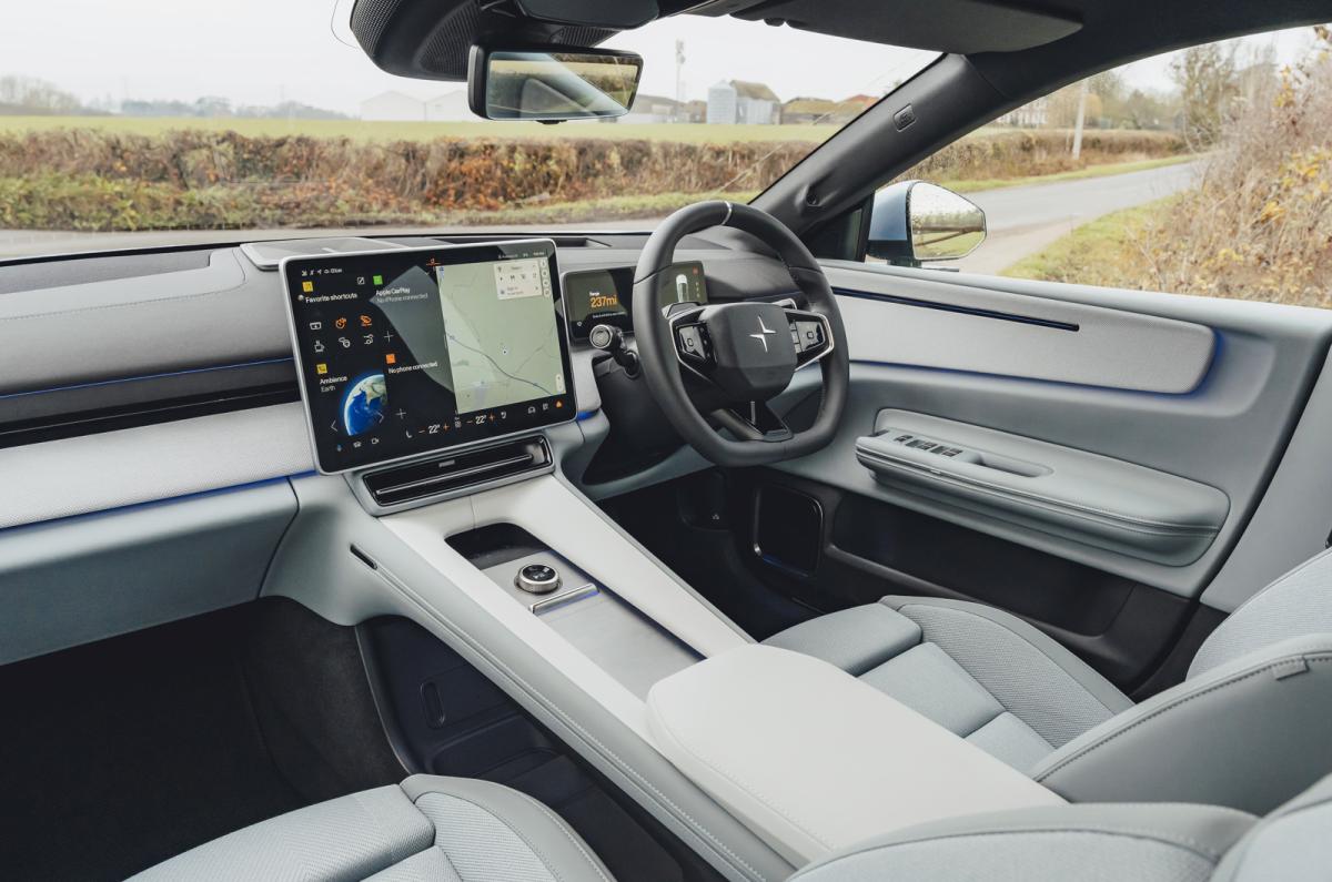Polestar 4 dashboard