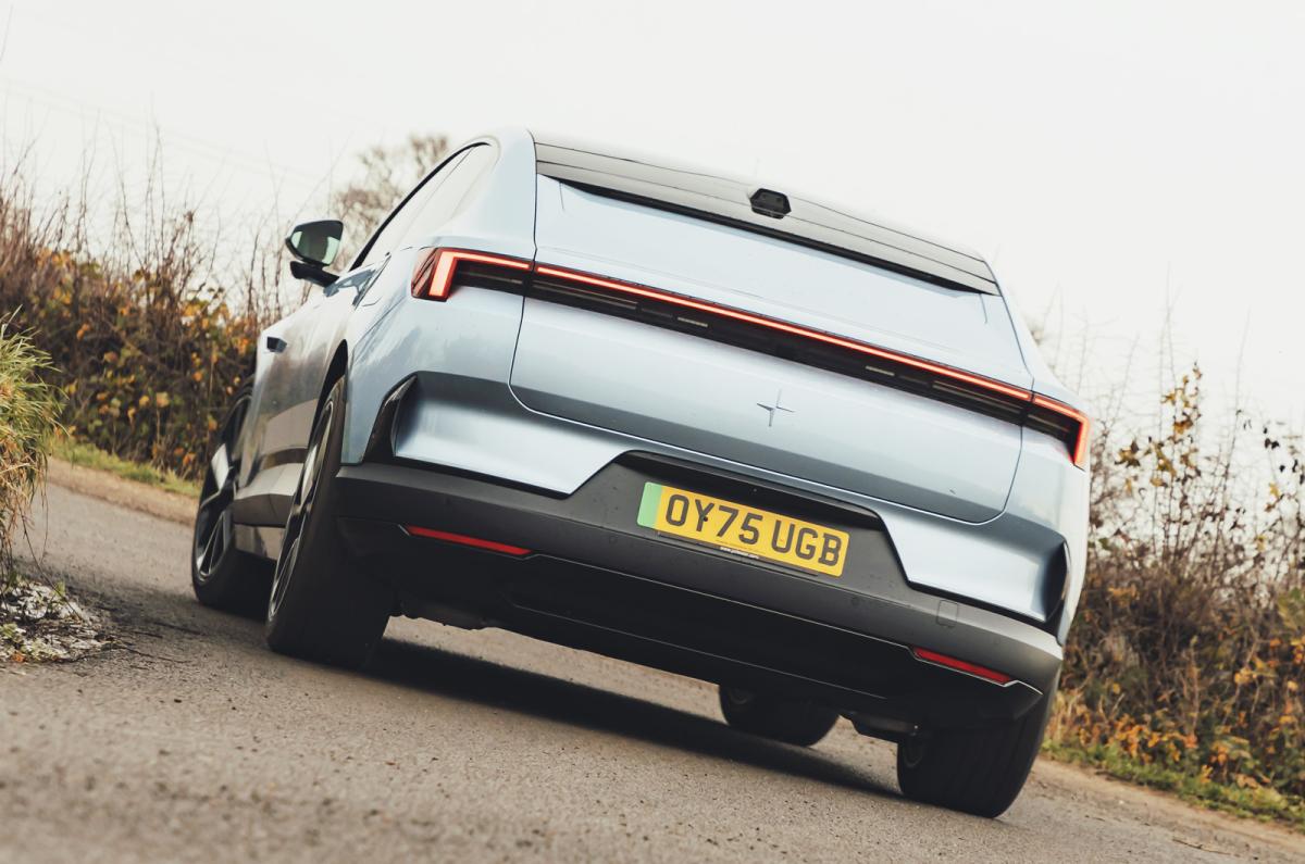Polestar 4 tail cornering