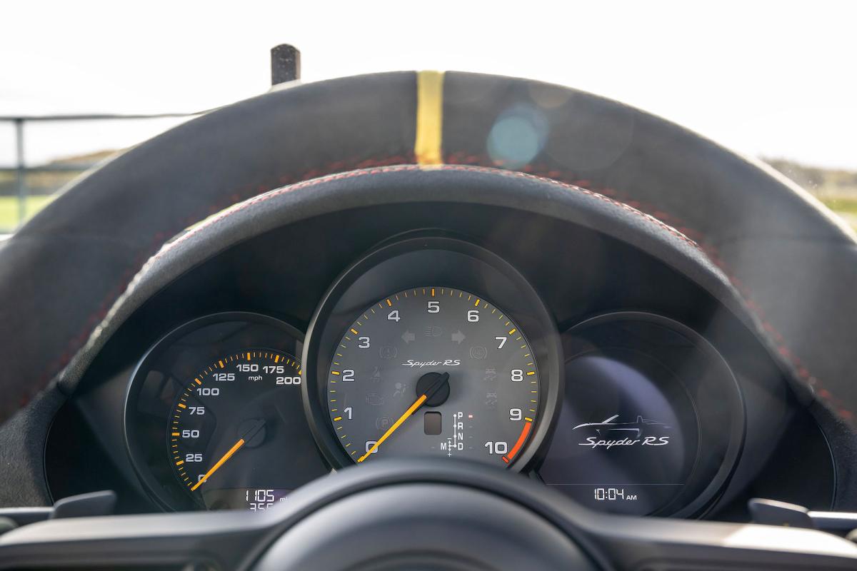 Porsche 718 Spyder RS driver display