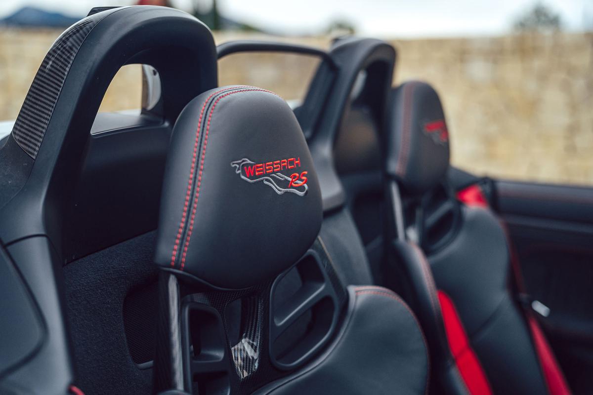  Porsche 718 Spyder RS seats detail