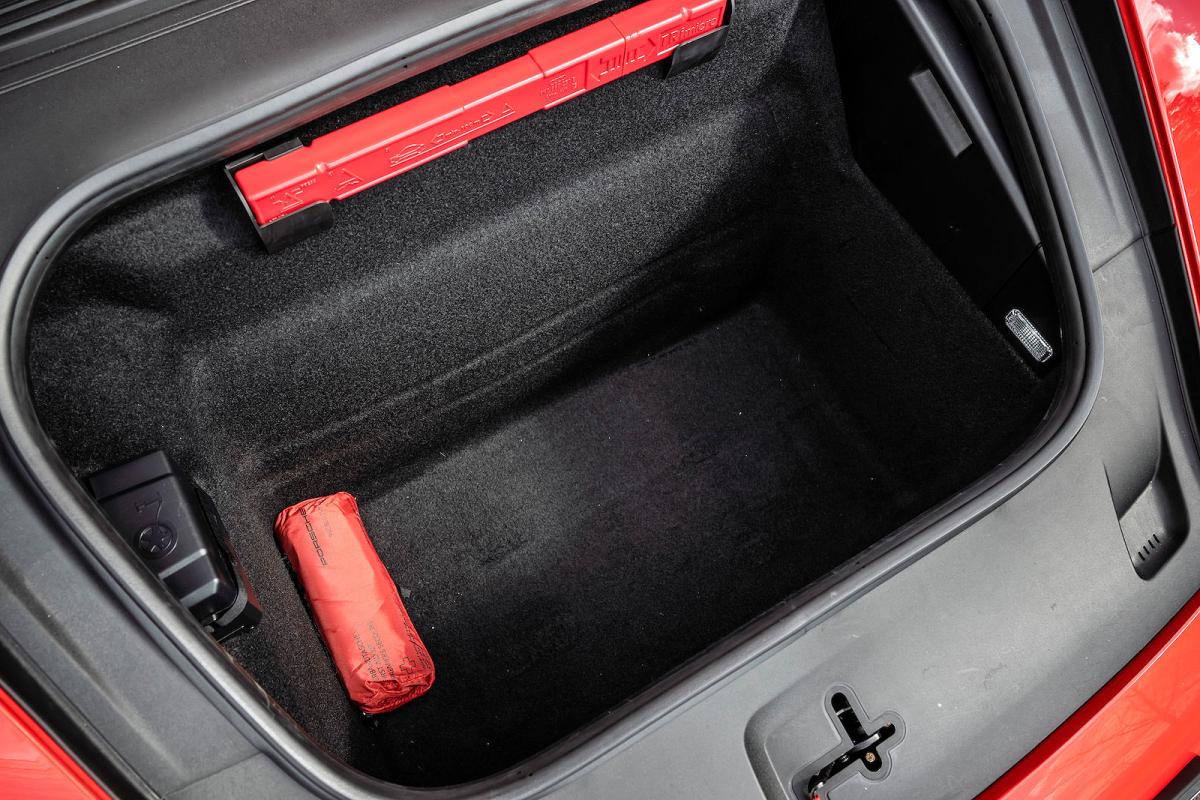 Porsche 911 boot
