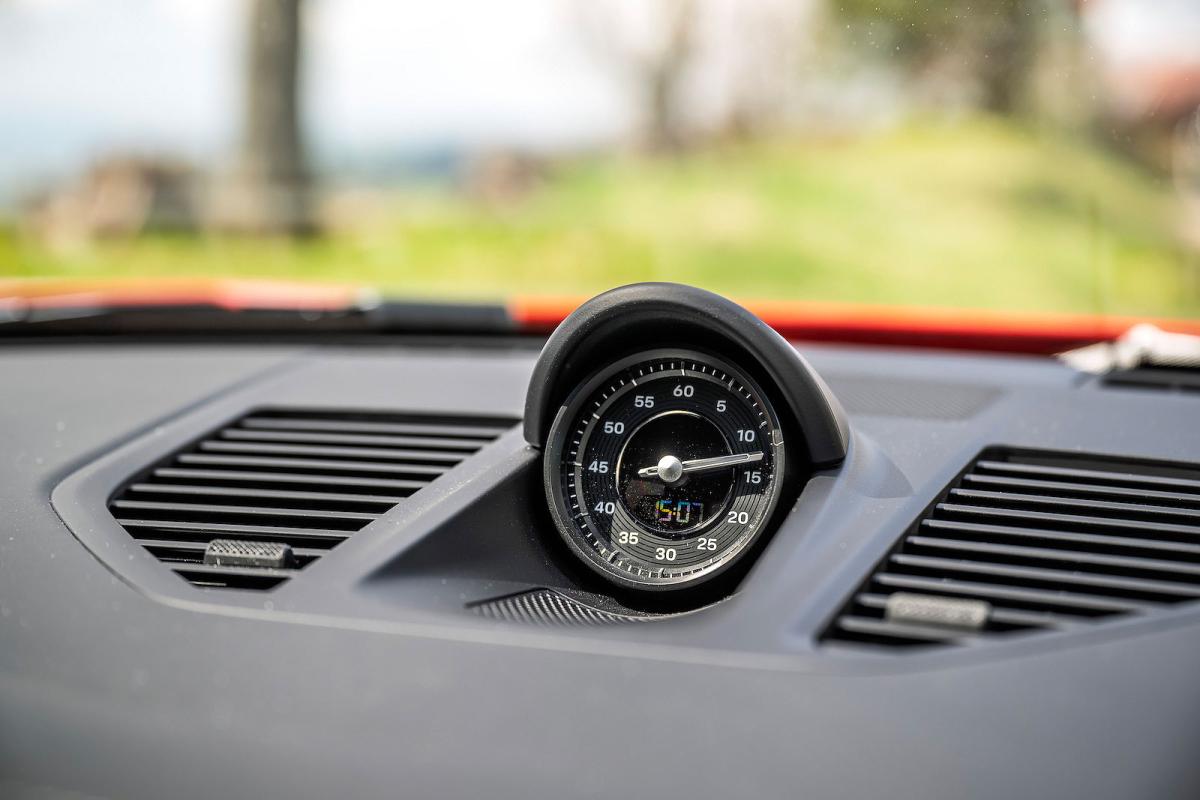 Porsche 911 dashboard timer