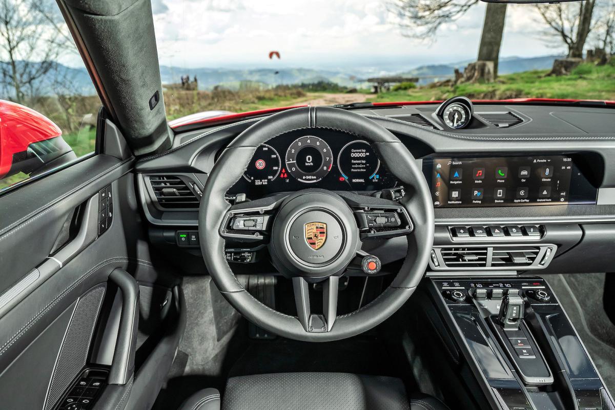 Porsche 911 dashboard
